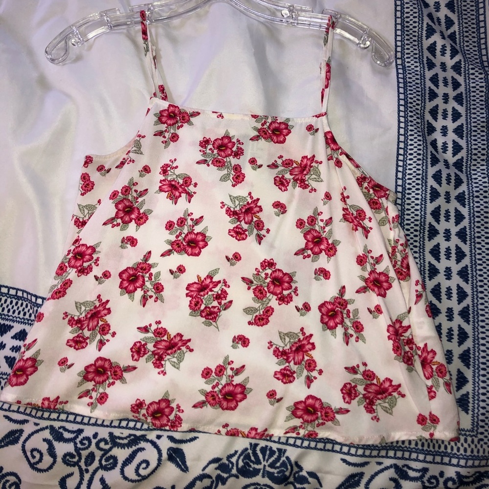 Spaghetti strap semi cropped tank